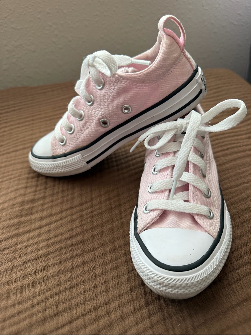 Converse Chuck Taylor All Star Low Top Pink Kids Size 11 - Picture 4 of 5